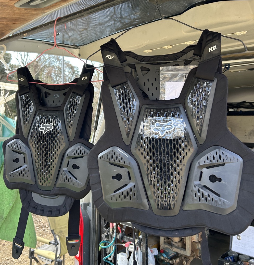 FOX RACING レースフレーム ルースト ブラック(2020