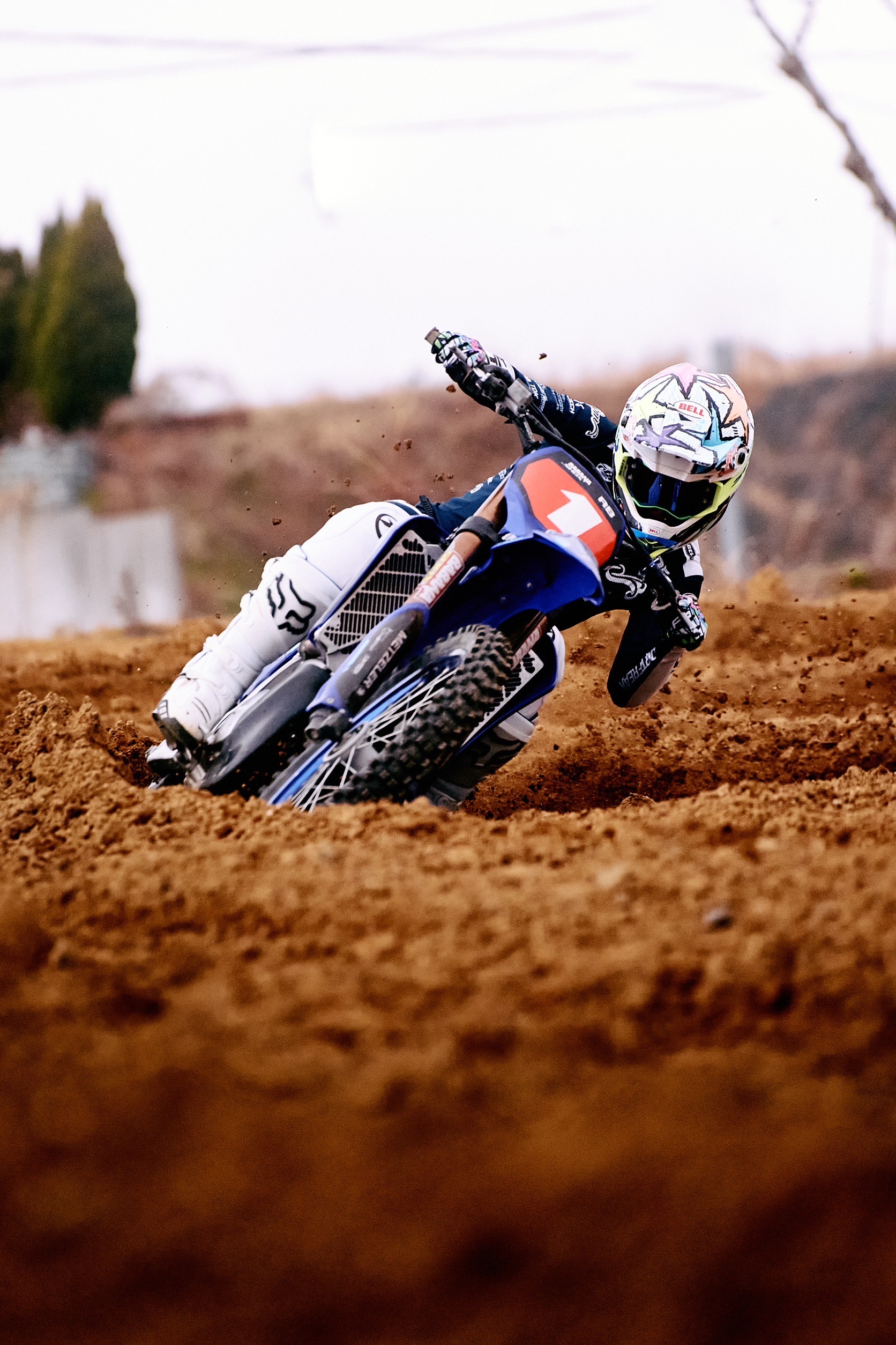 インスティンクトブーツ 50th リミテッドエディション ブラック/ホワイト　ライダーレビュー製品写真