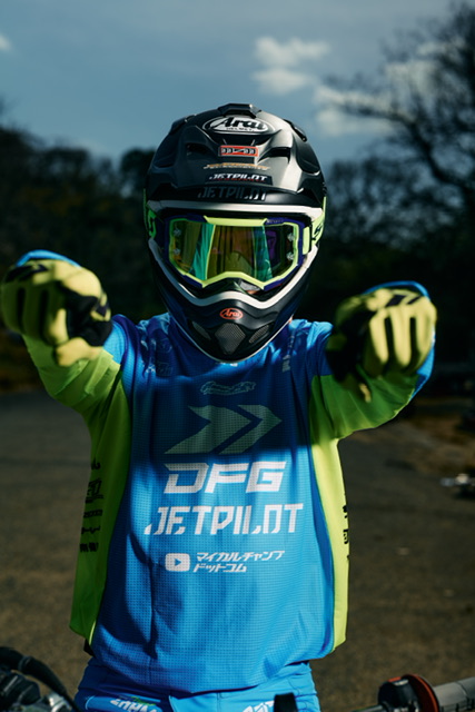 フューリー ゴーグル ネオングリーン/ネオンイエロー/イエロークロームレンズ　ライダーレビュー製品写真