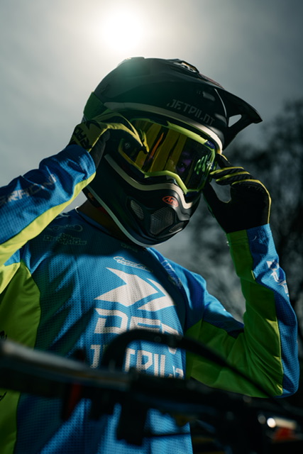 フューリー ゴーグル ネオングリーン/ネオンイエロー/イエロークロームレンズ　ライダーレビュー製品写真