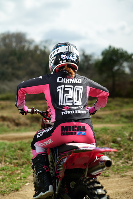 ワークスジャージ CHAMP ブラック/ピンク　ライダーレビュー製品写真