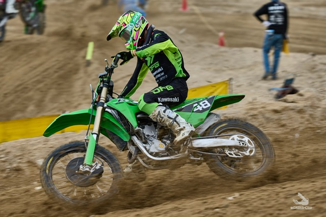 ワークスジャージ ファクトリー ブラック/グリーン　ライダーレビュー製品写真